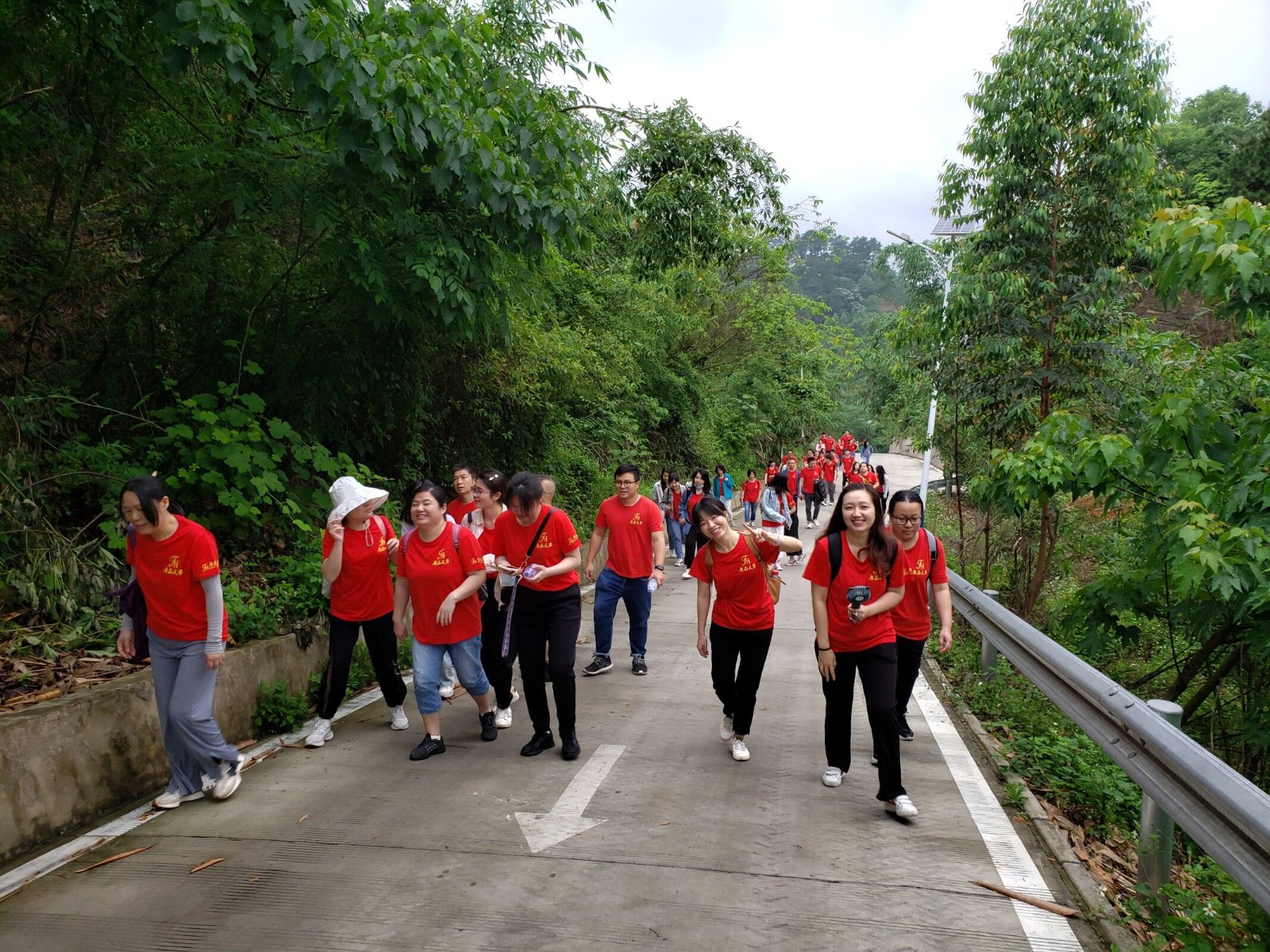 2022年螺螄粉小鎮(zhèn)飛行營地“美麗柳州，快樂前行”健步走活動(dòng)